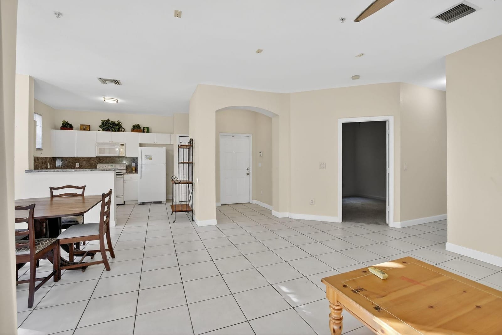 100 Jacaranda Country Club Drive 101 — photo 6