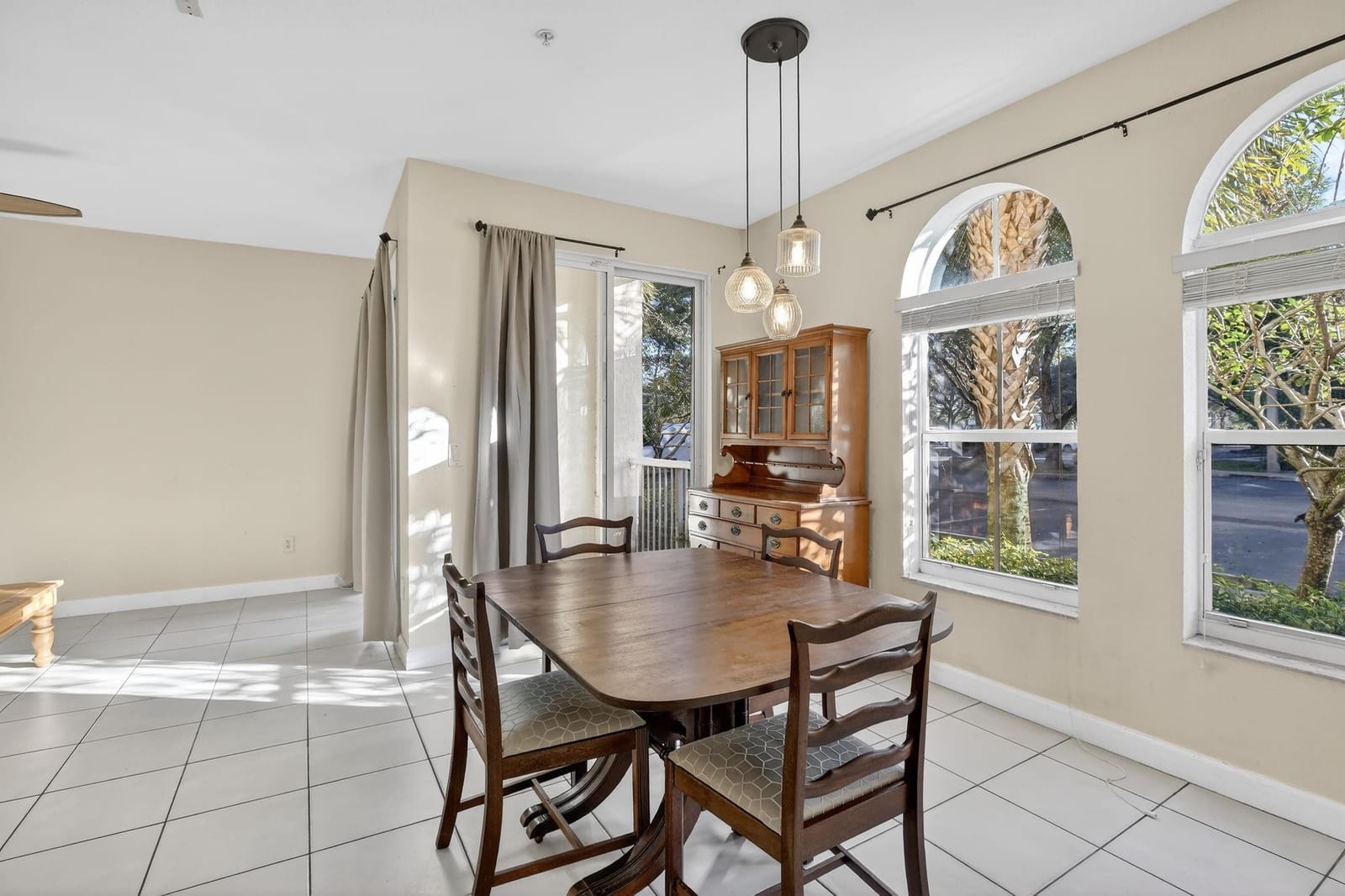 100 Jacaranda Country Club Drive 101 — photo 8