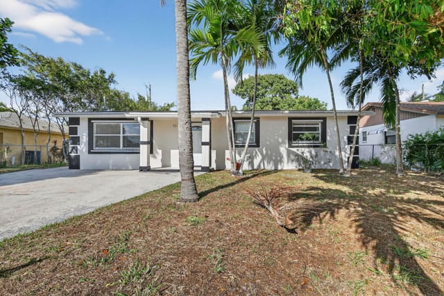 926 S 13th Avenue S, sold in Whispering Palms 4, Lake Worth Beach, FL
