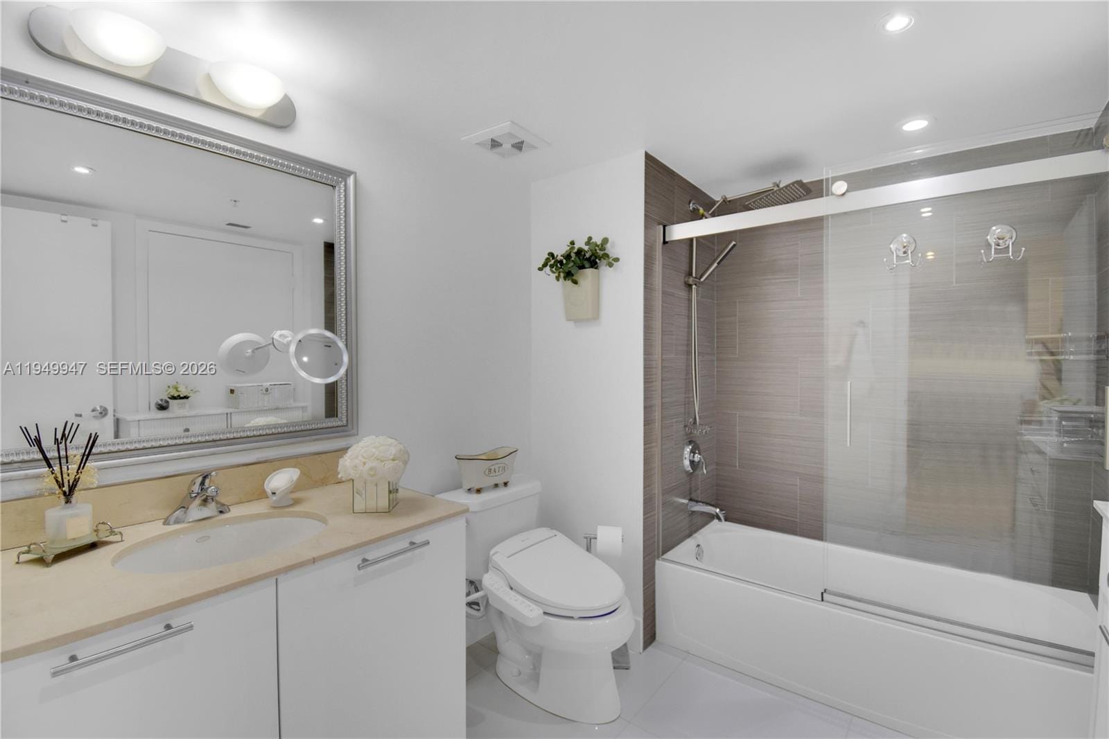 1800 N Bayshore Drive 3410, Miami, FL 33132 photo 29