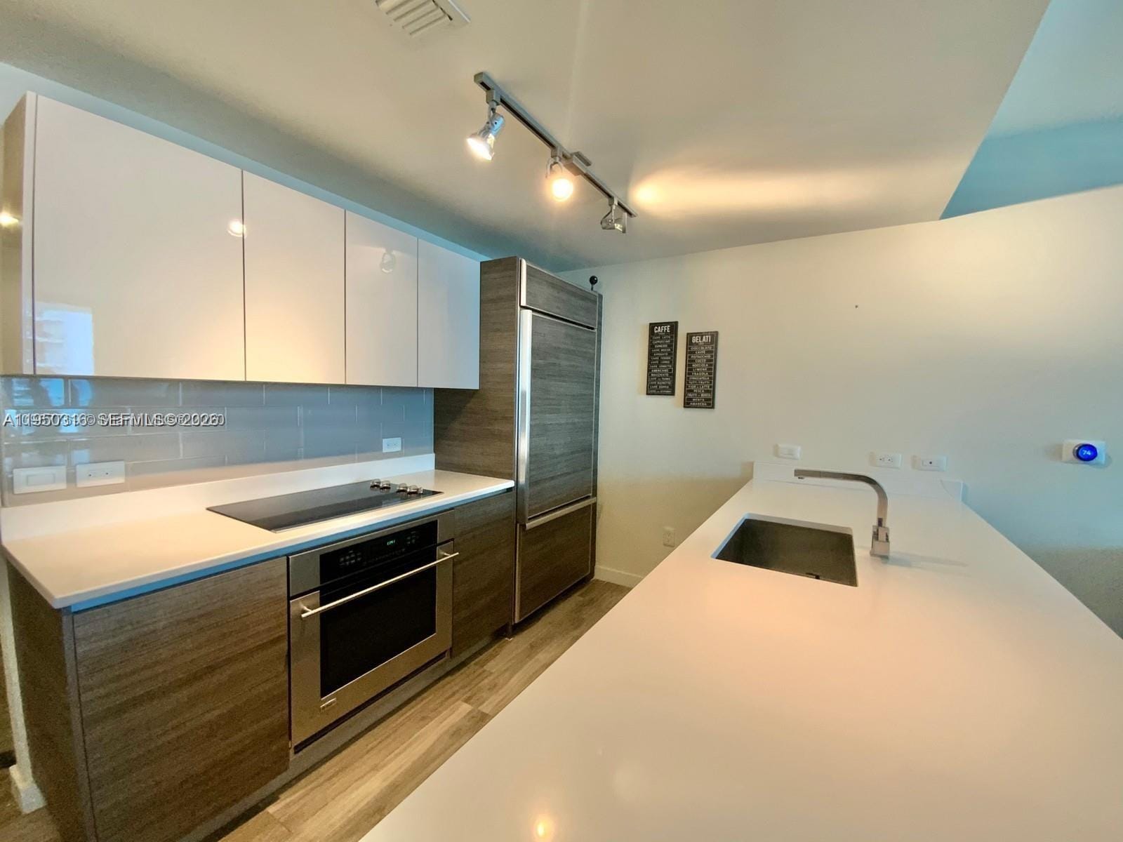 1100 S Miami Avenue 2811 — photo 4