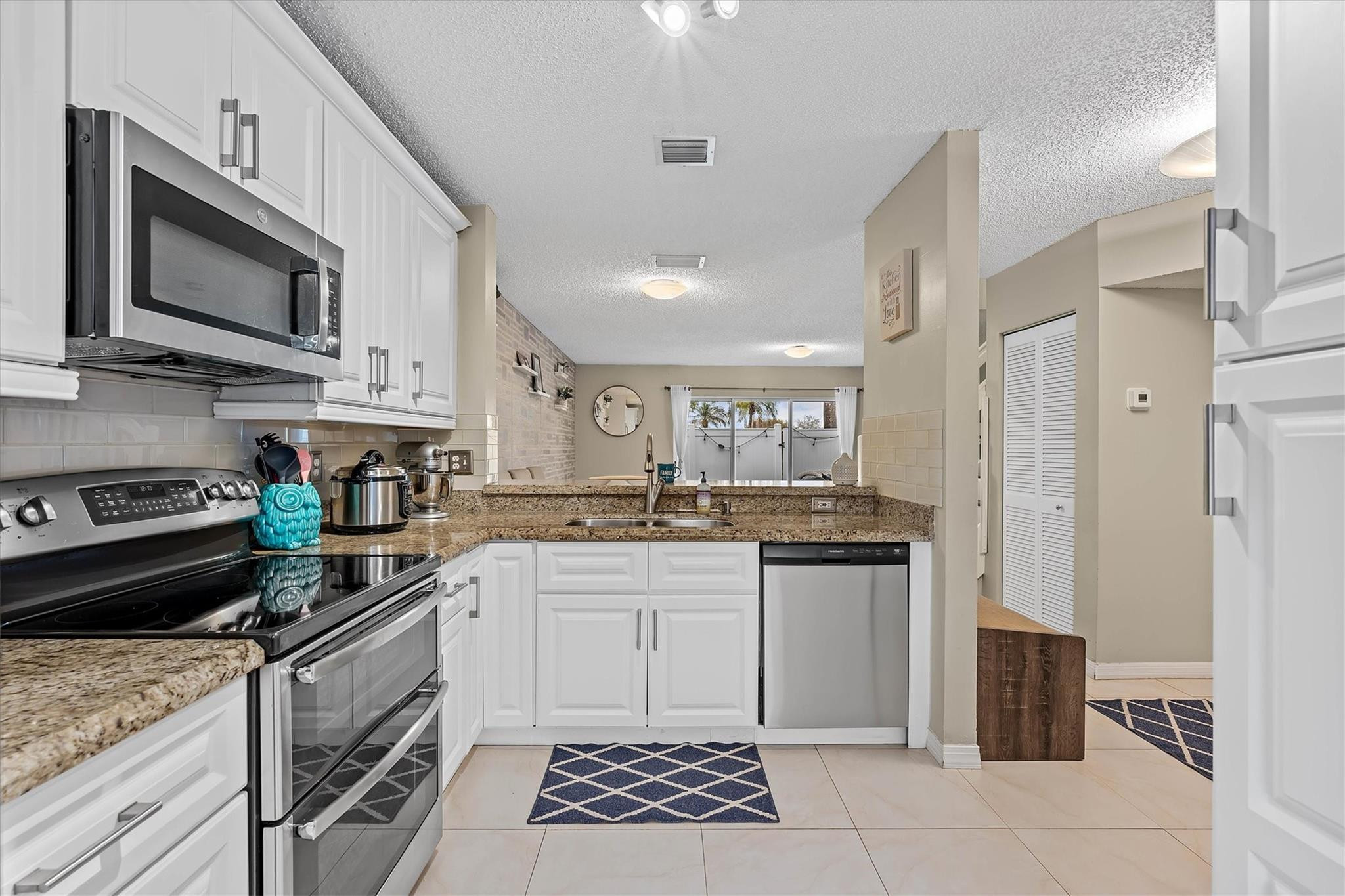 20815 NW 2nd Street 20815, Pembroke Pines, FL 33029, Pembroke Pines