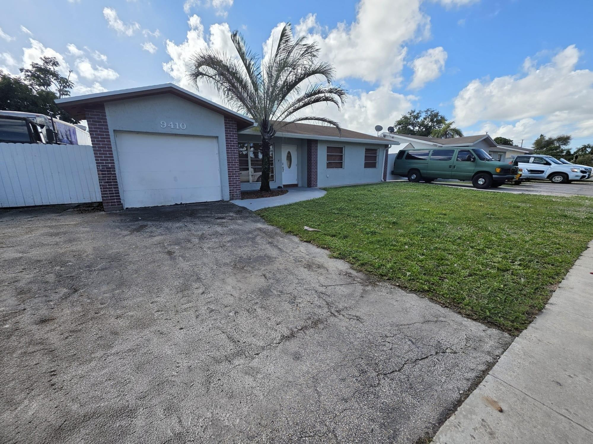 9410 NW 14th Street, Pembroke Pines, FL 33024, Pembroke Pines