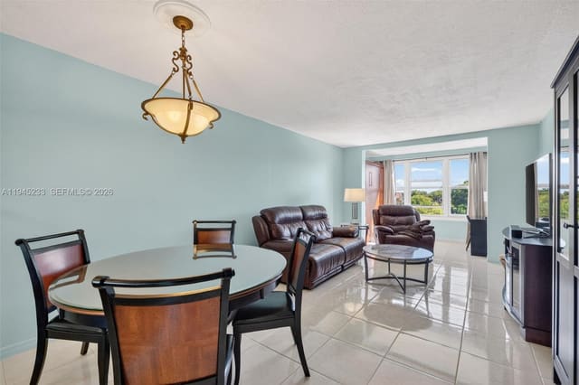 2801 Somerset Drive 408, Somerset No Seven, Lauderdale Lakes, FL