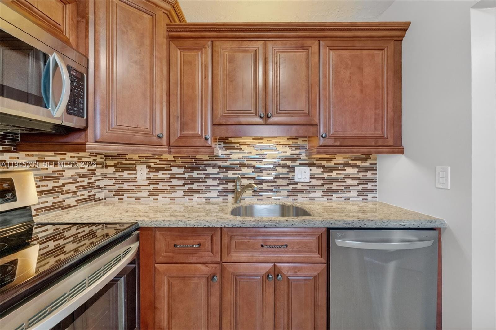 2801 Somerset Drive 408 — photo 11