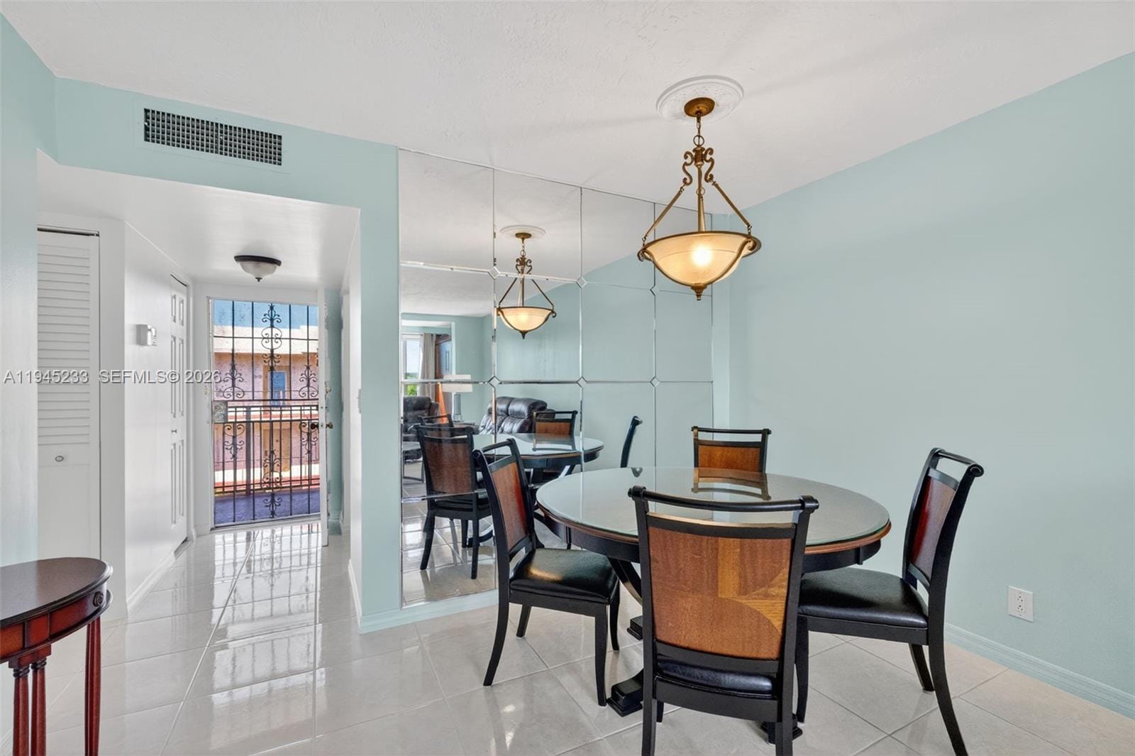 2801 Somerset Drive 408 — photo 8