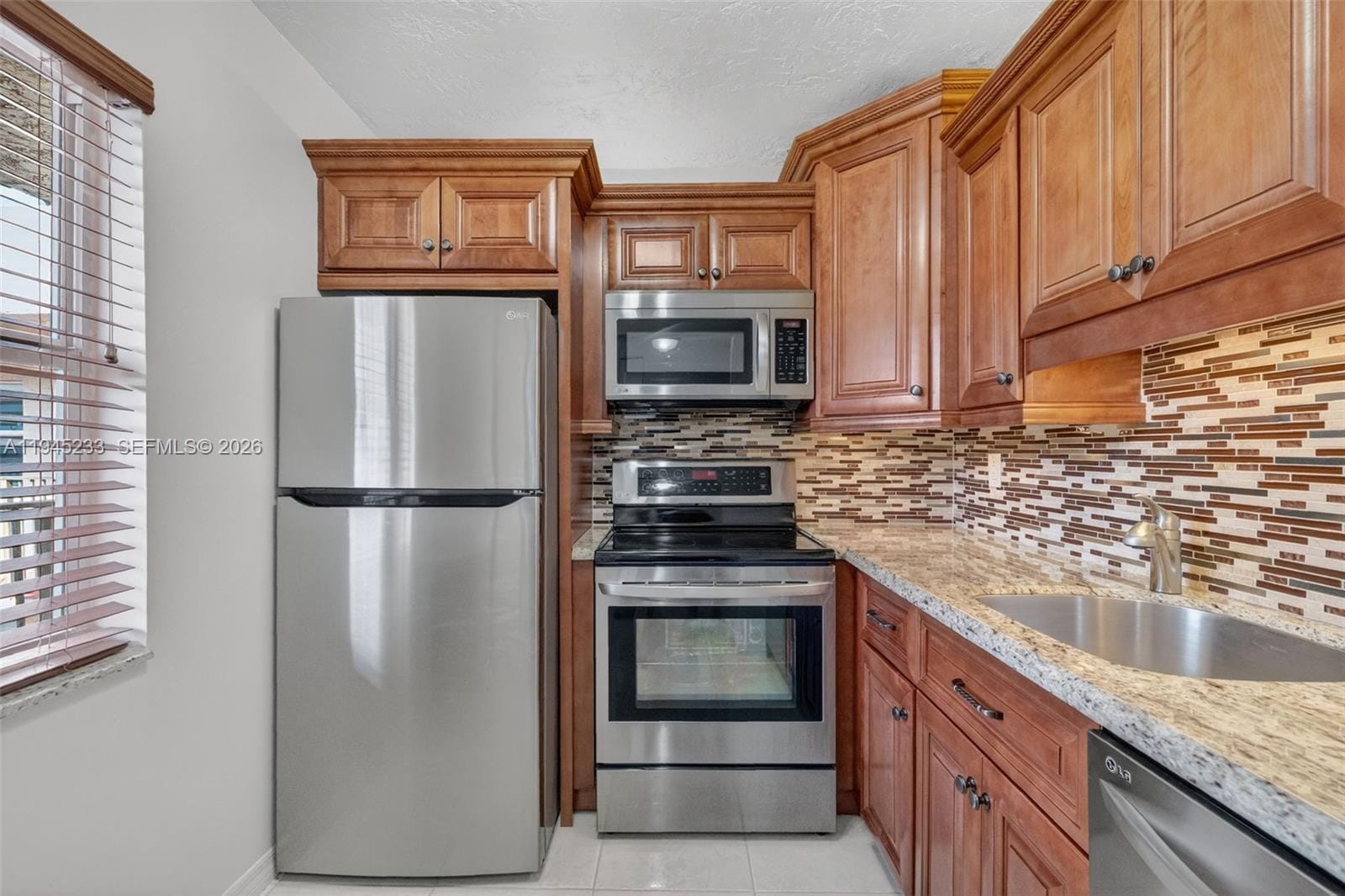 2801 Somerset Drive 408 — photo 9