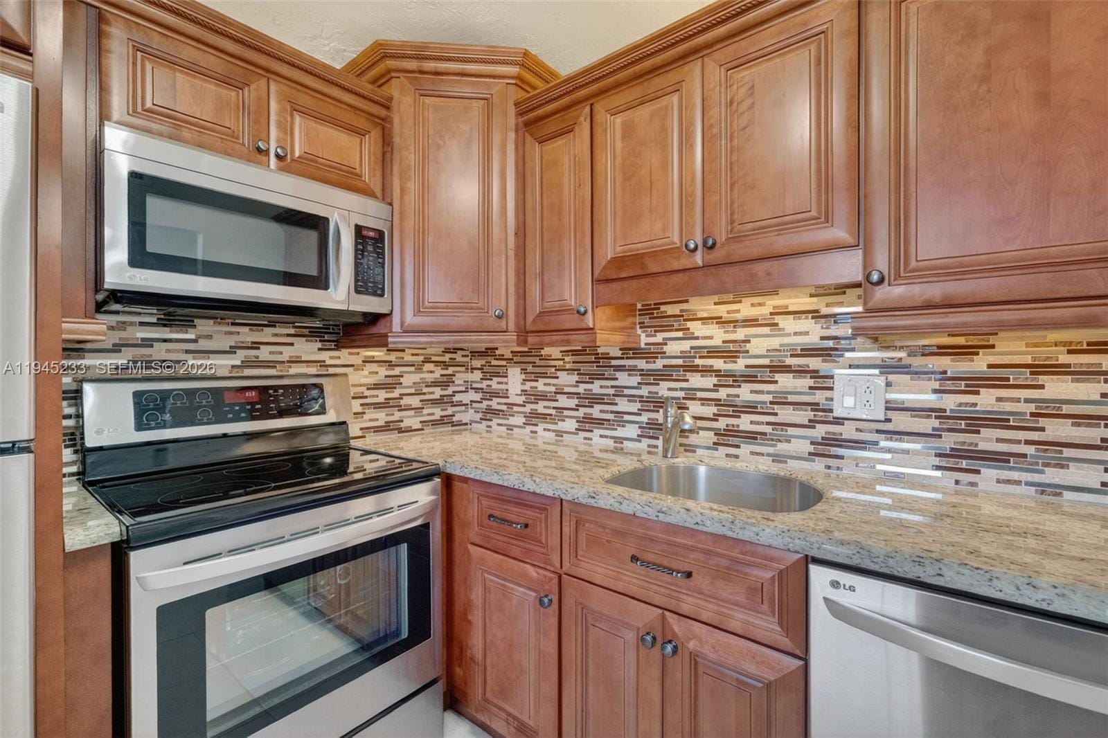 2801 Somerset Drive 408 — photo 10
