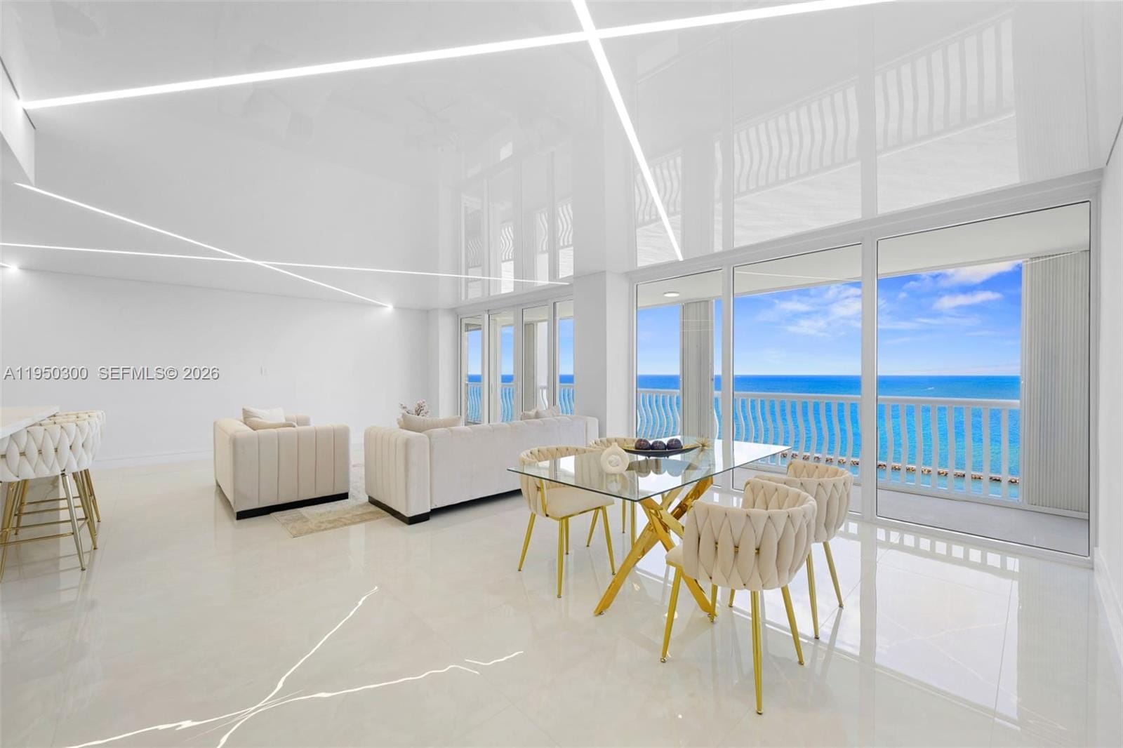 2200 S Ocean Lane 2204 — photo 2