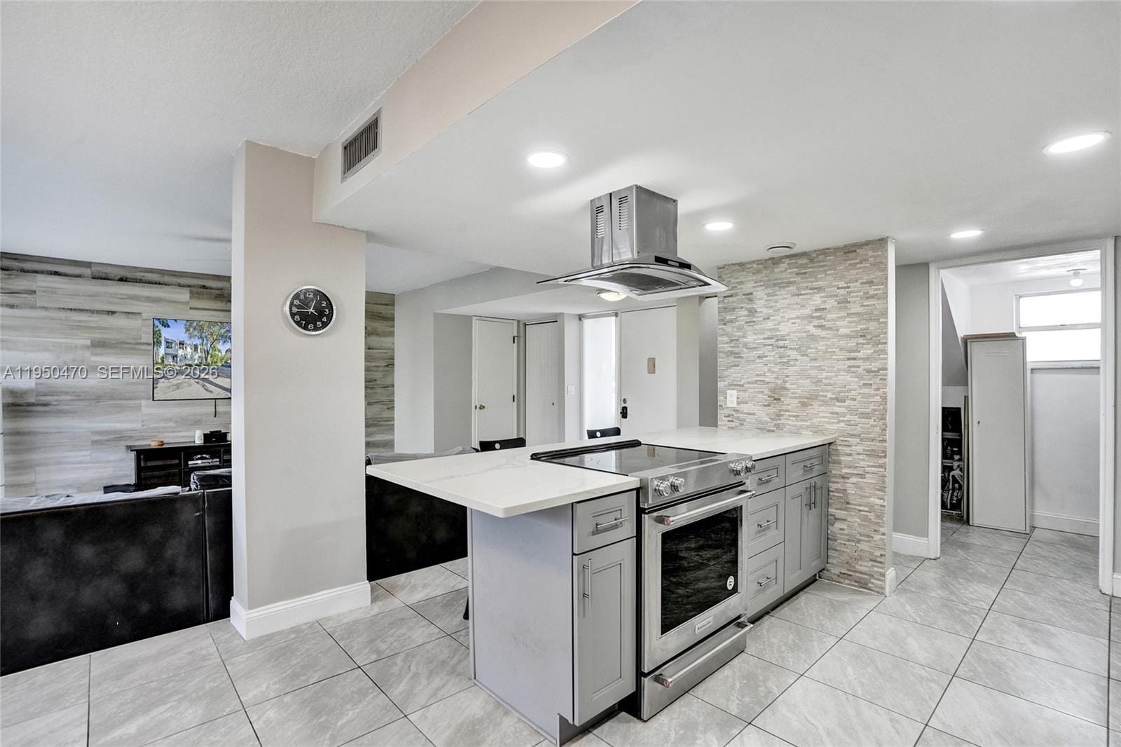 9451 Live Oak Place 102 — photo 12