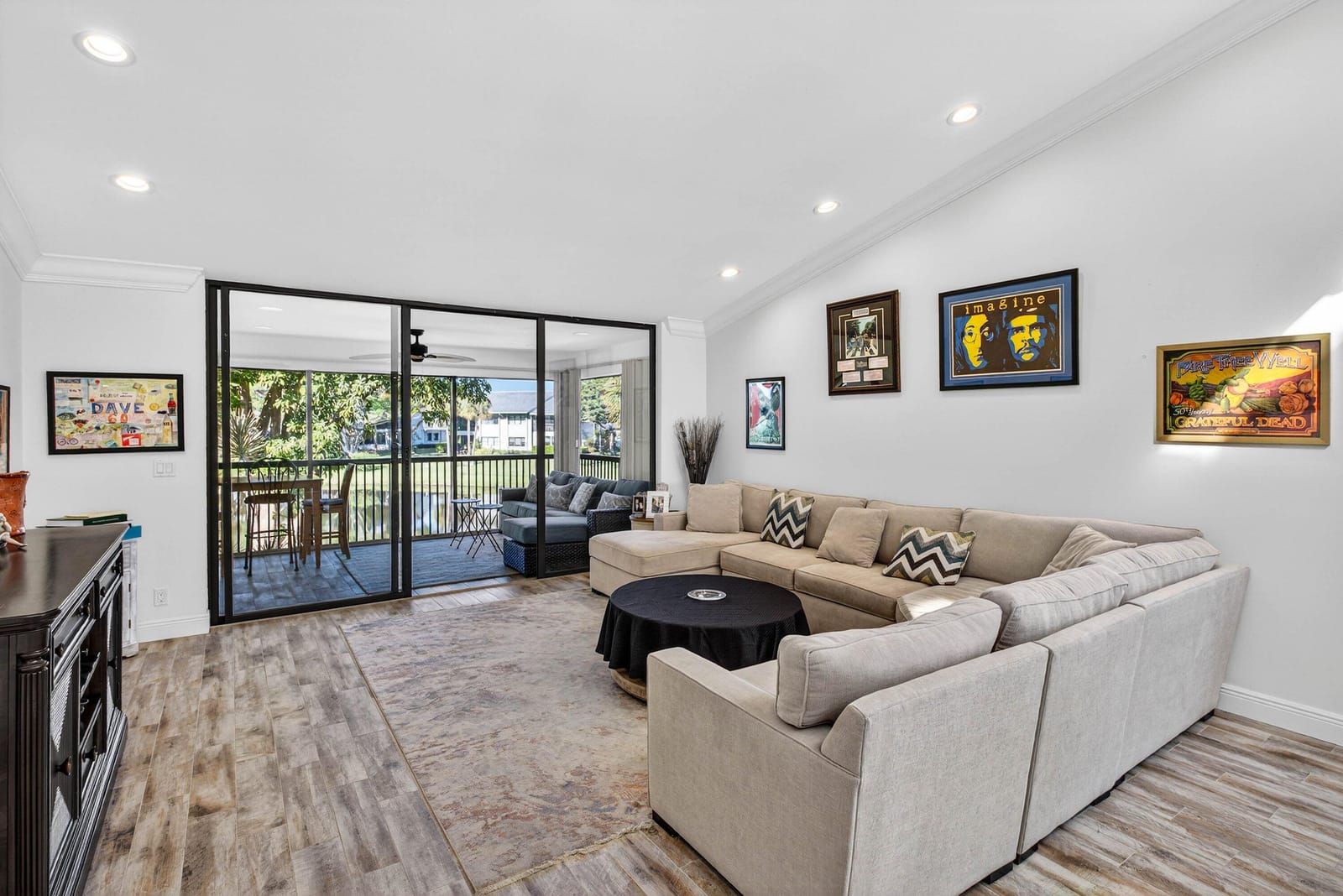 61 Eastgate Drive H — photo 2