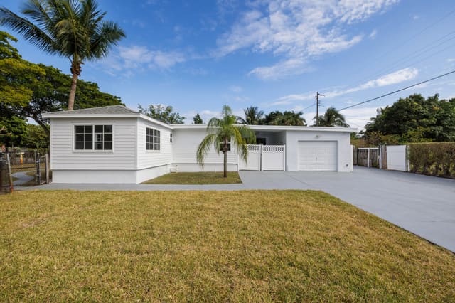 640 Forest Hill Boulevard, West Palm Beach, FL 33405