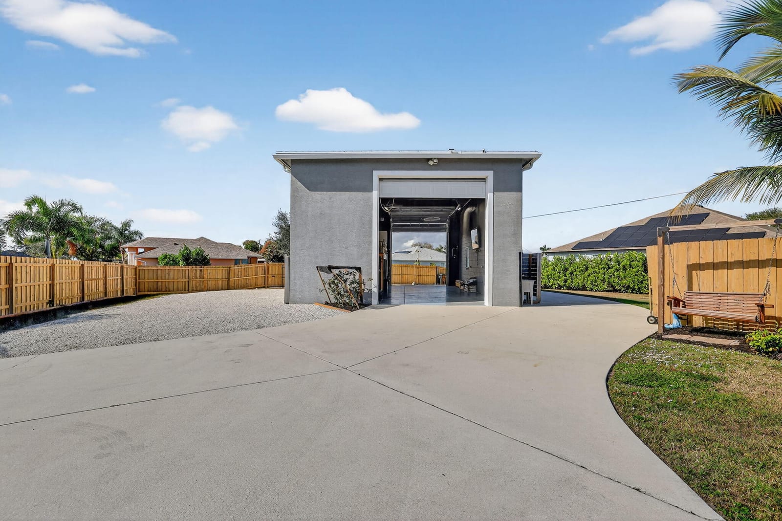 375 SW Alcan Drive — photo 2