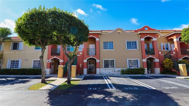 15330 SW 134th Place 308, sold in Vista Alegre Townhomes Vi, Miami, FL