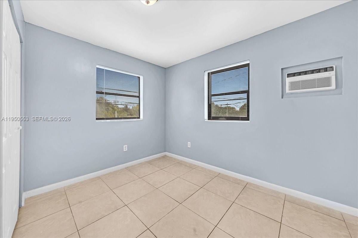 365 NW 8th Street 202 — photo 8