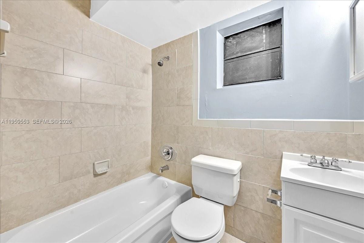 365 NW 8th Street 202 — photo 10