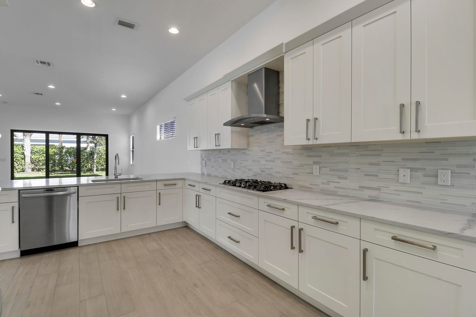 5619 Delacroix Terrace — photo 11