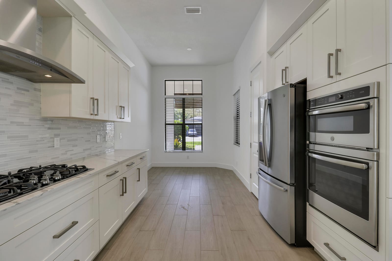 5619 Delacroix Terrace — photo 9