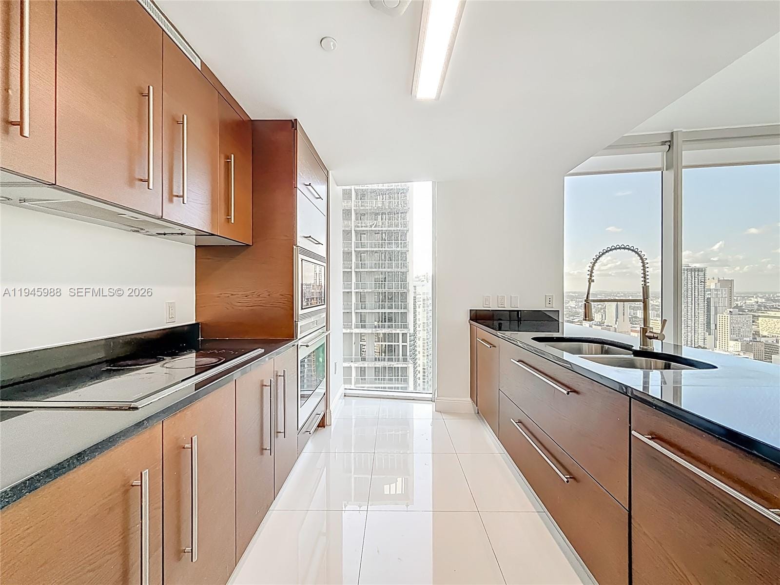 475 Brickell Avenue 4215 — photo 6