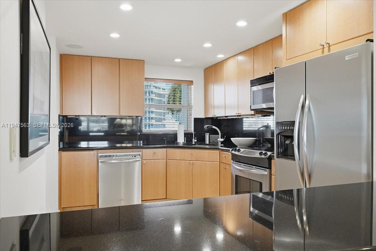 511 Bayshore Drive 504, Fort Lauderdale, FL 33304 photo 11