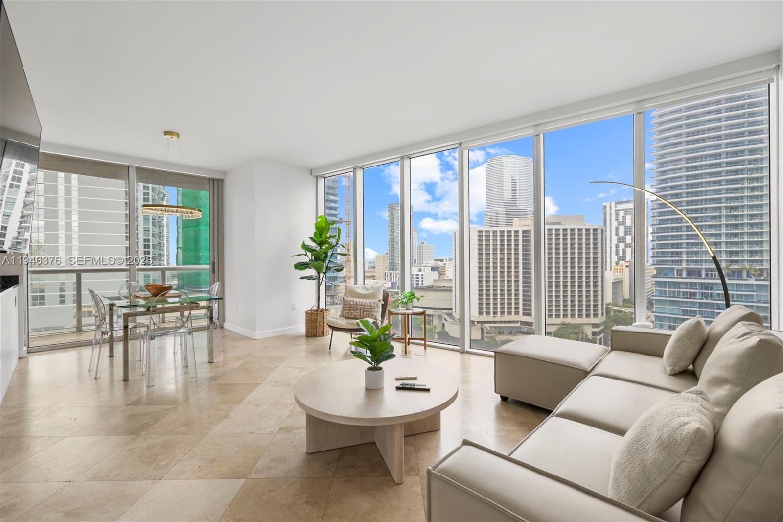 485 Brickell Avenue 1804 — photo 2