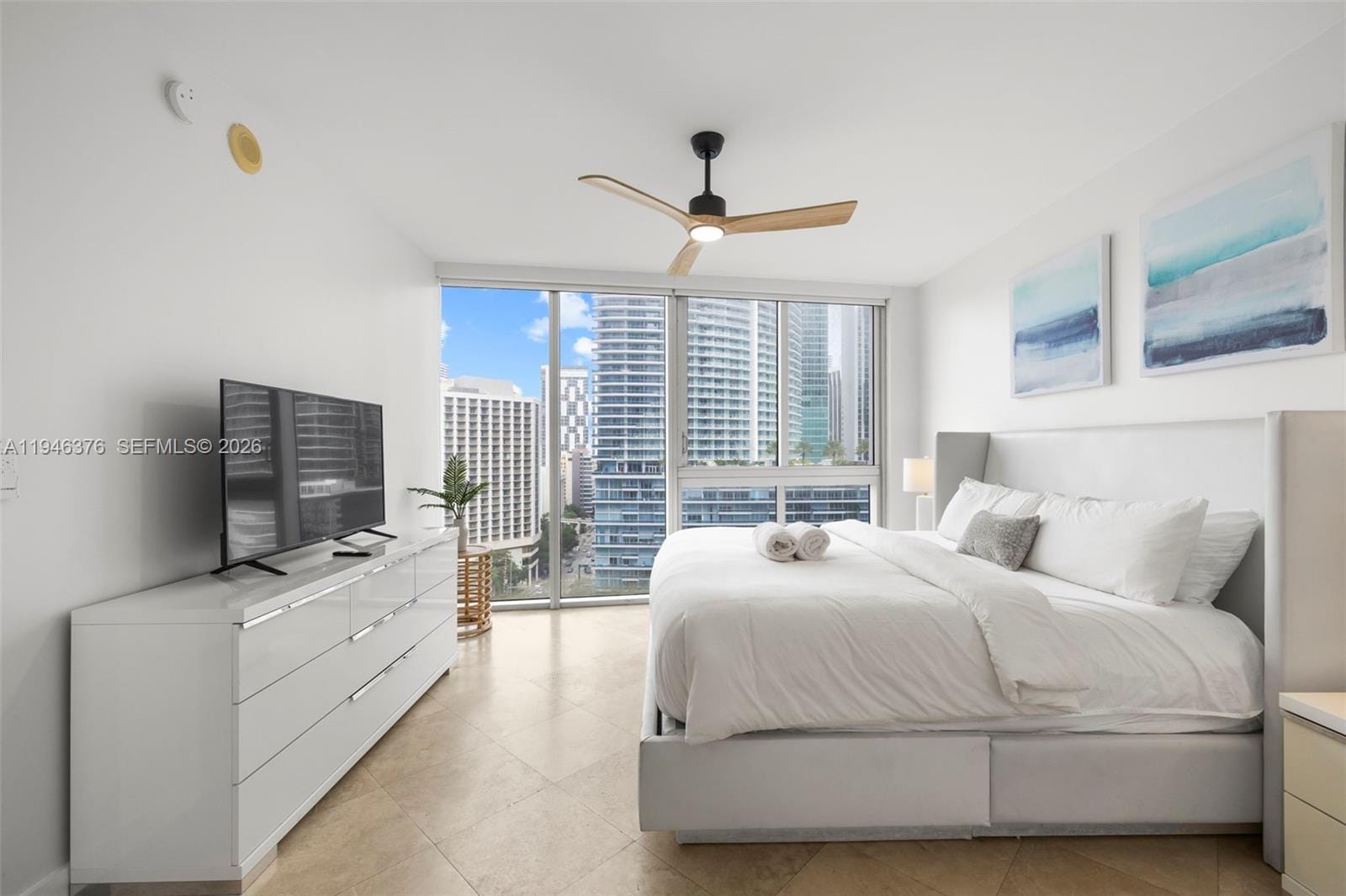 485 Brickell Avenue 1804, Miami, FL 33131 photo 15