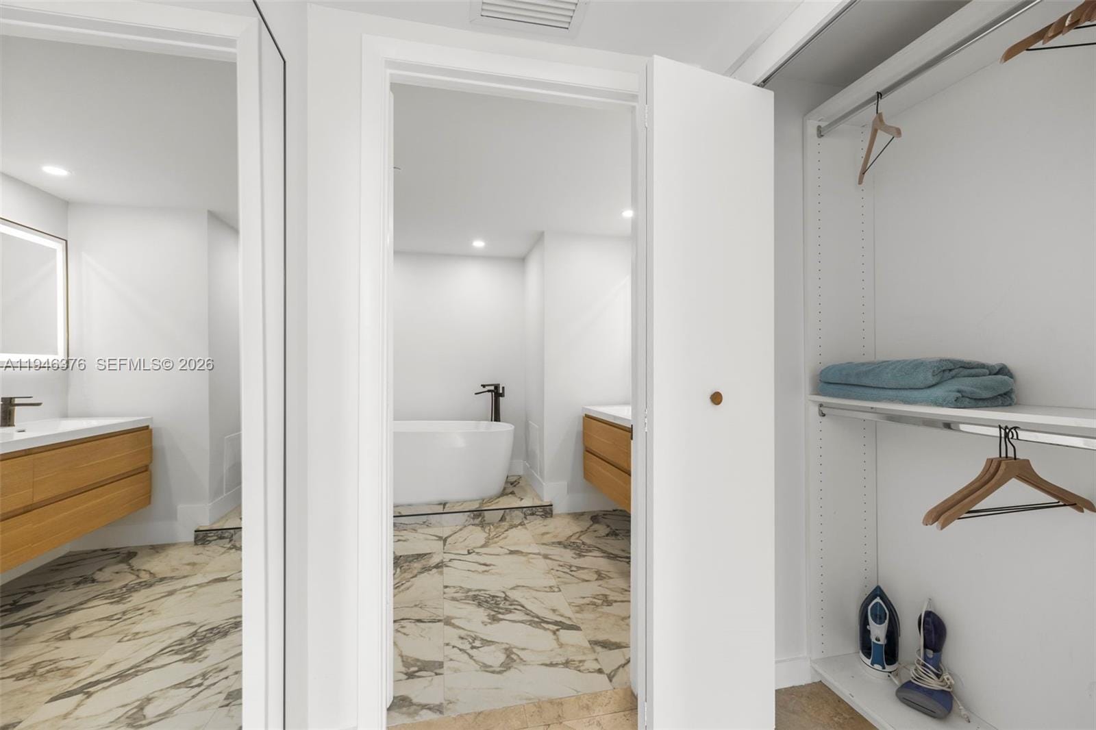 485 Brickell Avenue 1804, Miami, FL 33131 photo 17