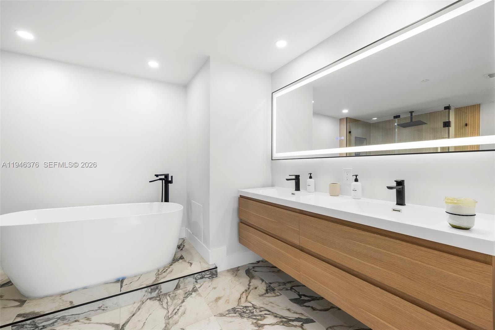 485 Brickell Avenue 1804, Miami, FL 33131 photo 19