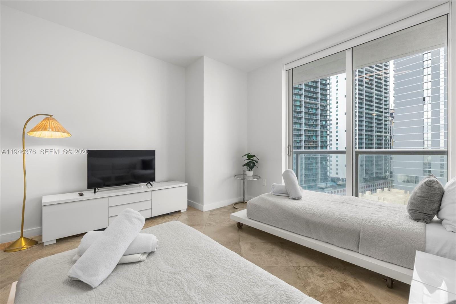 485 Brickell Avenue 1804, Miami, FL 33131 photo 24