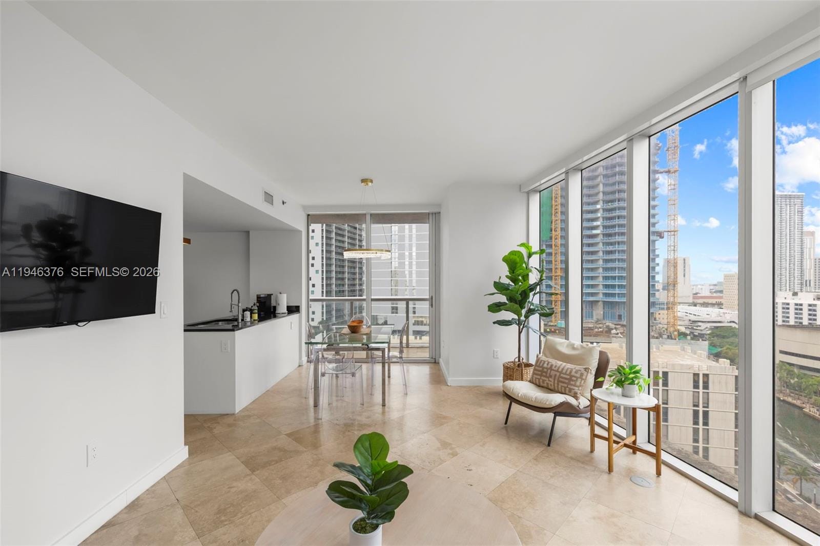 485 Brickell Avenue 1804 — photo 4