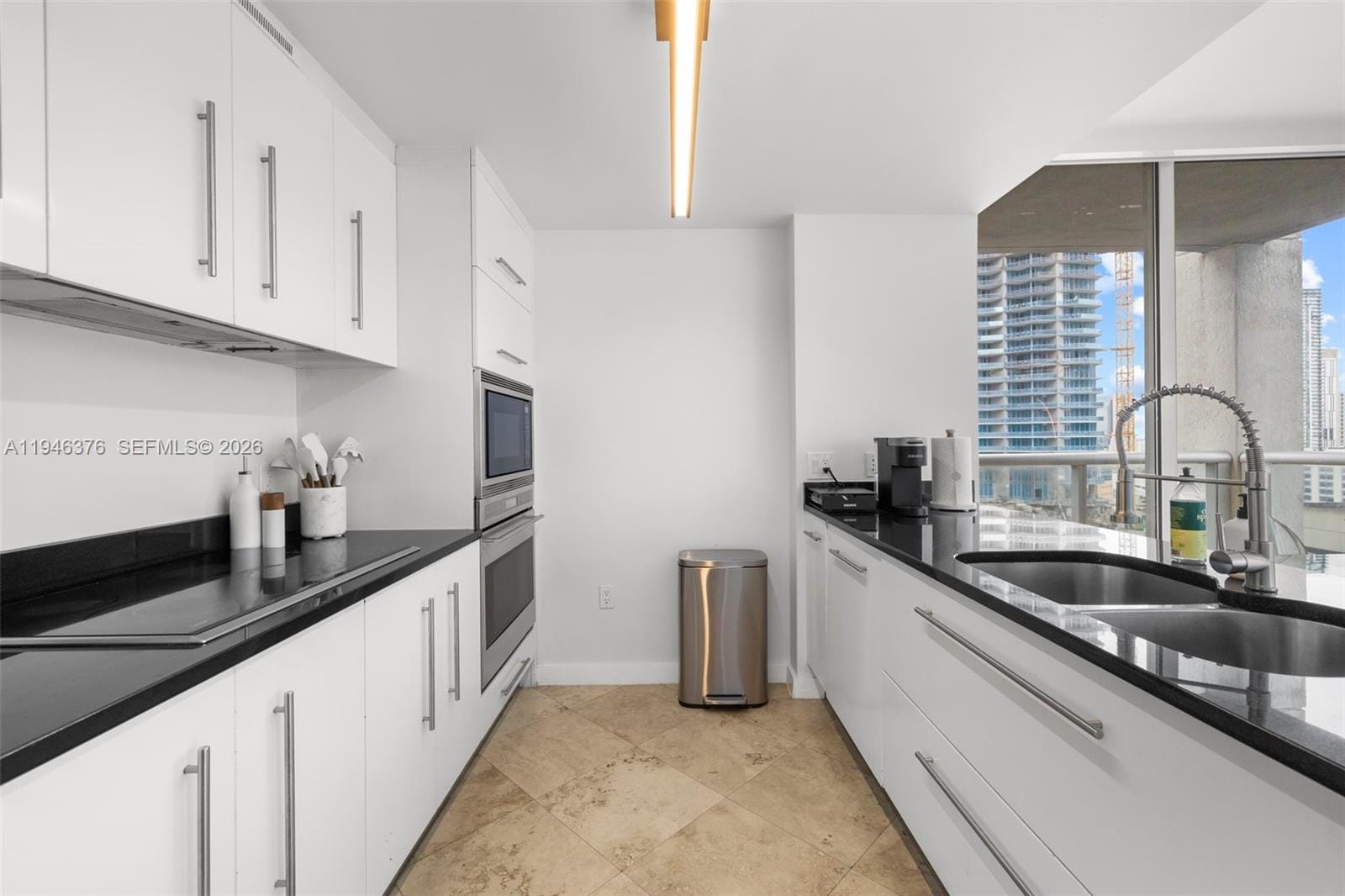 485 Brickell Avenue 1804 — photo 9