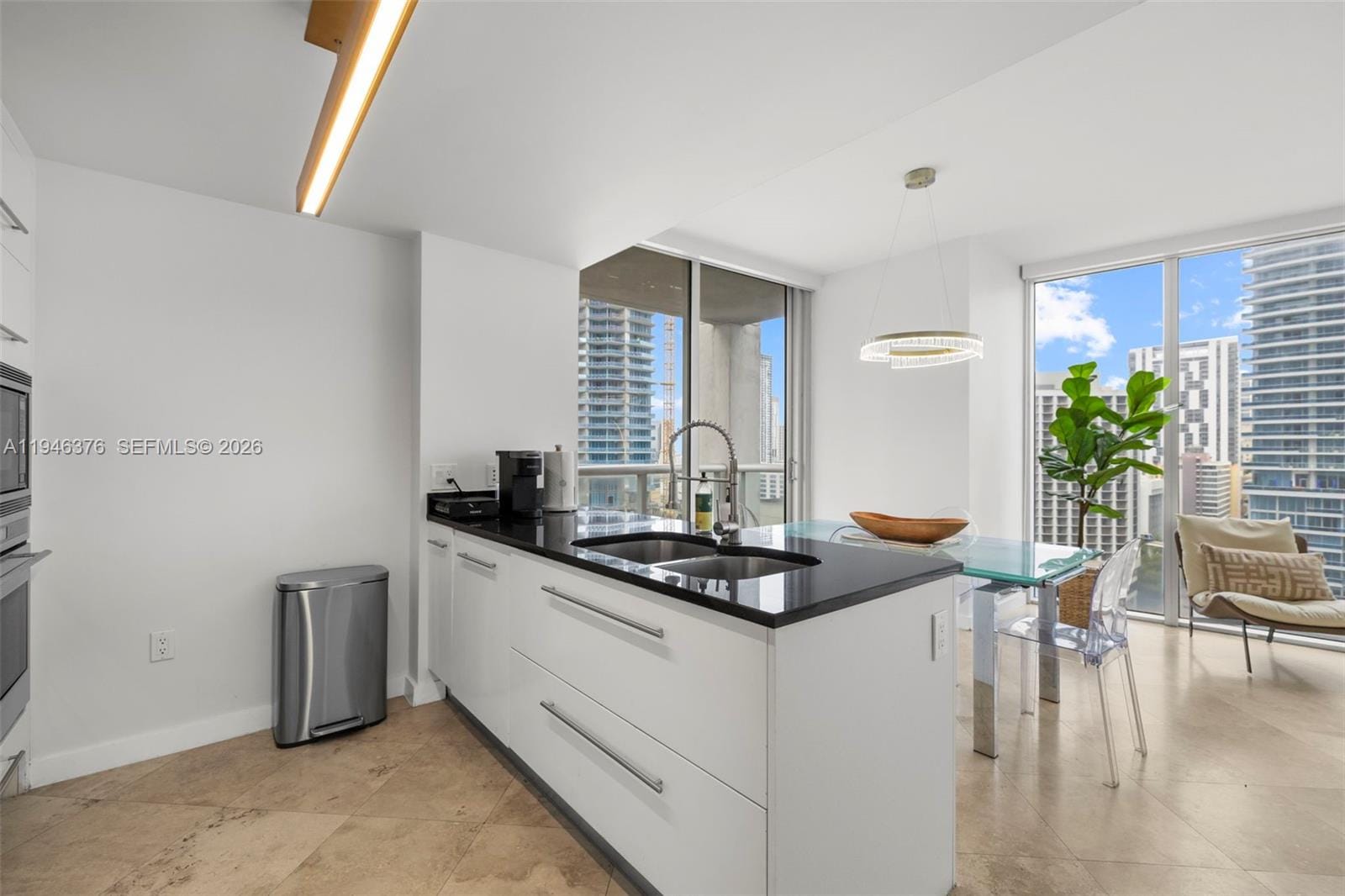 485 Brickell Avenue 1804 — photo 10