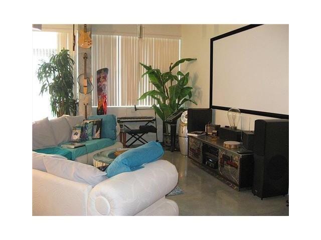 435 N Andrews Avenue 304 — photo 4