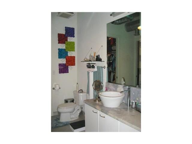 435 N Andrews Avenue 304 — photo 7