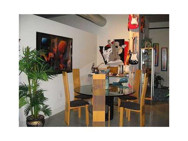 435 N Andrews Avenue 304 — photo 8