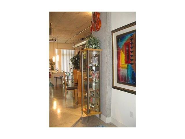 435 N Andrews Avenue 304 — photo 10