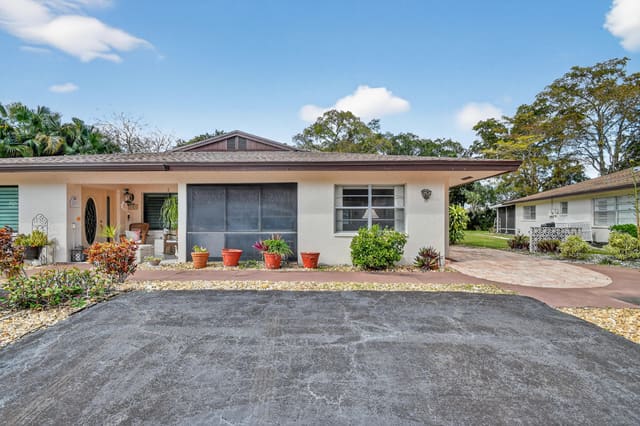 5199 Rose Hill Drive, sold in Banyan Springs, Boynton Beach, FL