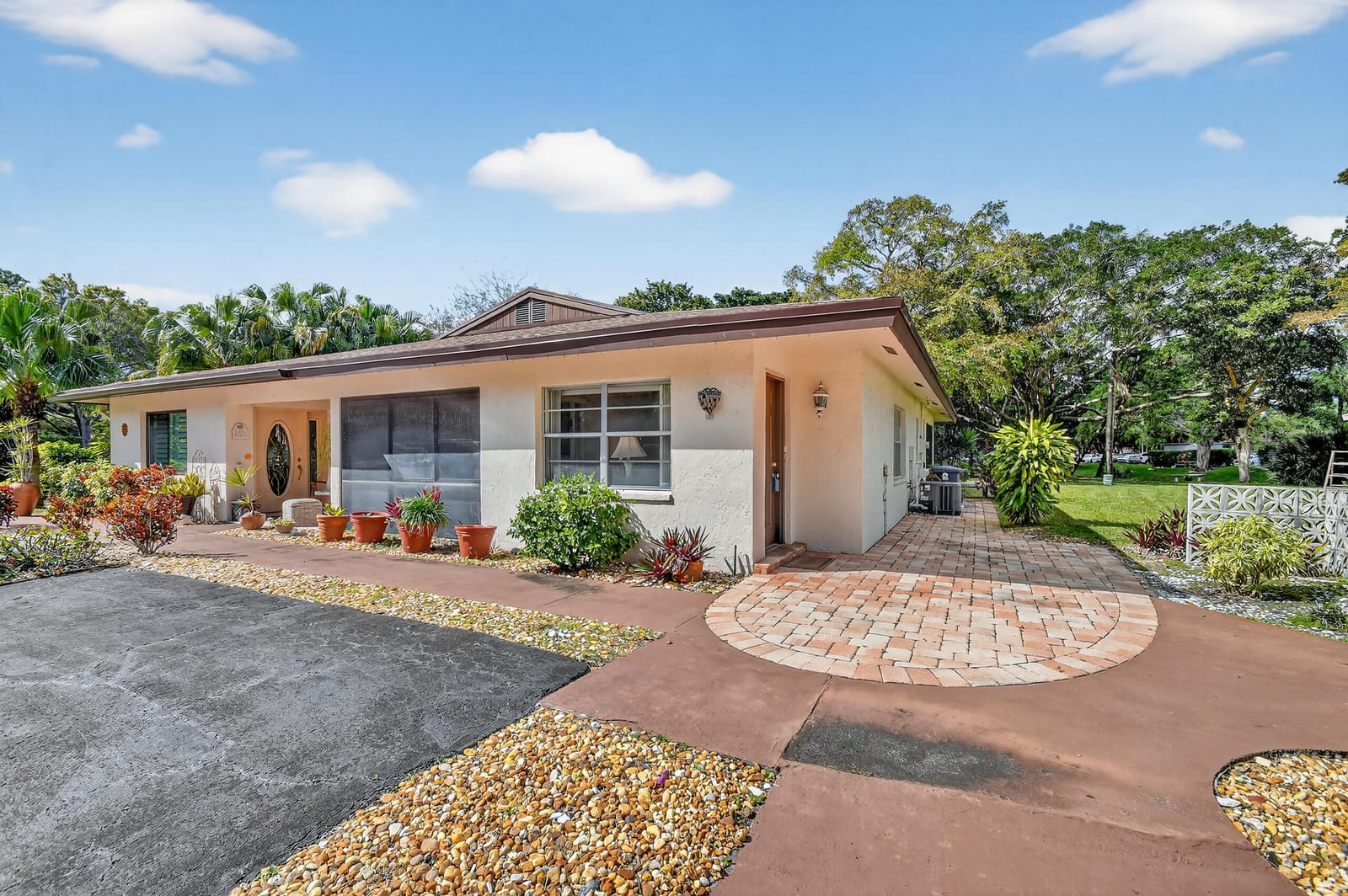 5199 Rose Hill Drive — photo 2