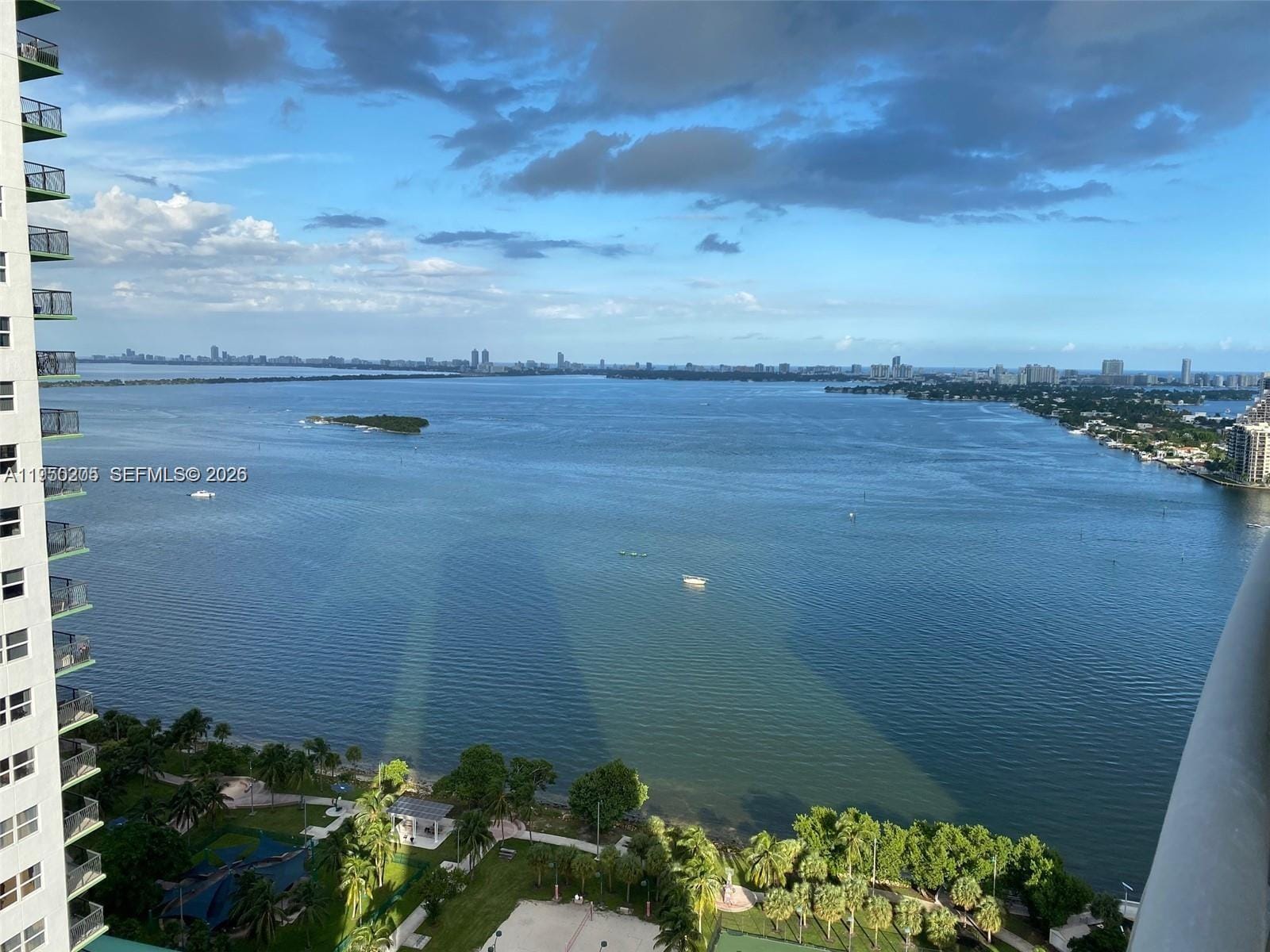 1750 N Bayshore Drive 3005 — photo 2