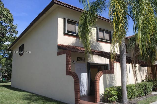 8925 Springtree Lakes Drive, Sunrise, FL 33351