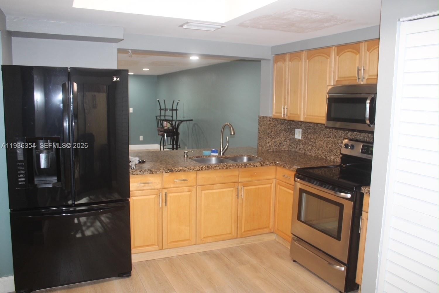 8925 Springtree Lakes Drive, Sunrise, FL 33351 photo 4