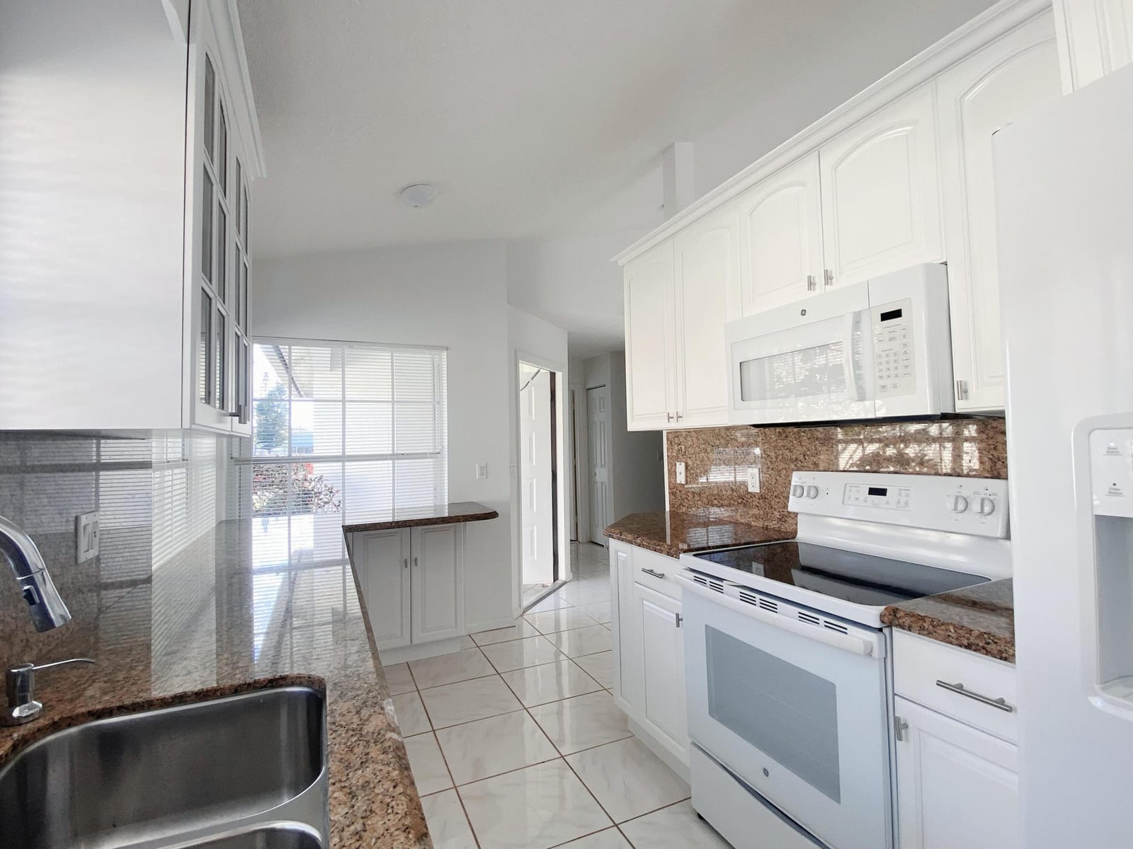 3830 Circle Lake Drive — photo 6