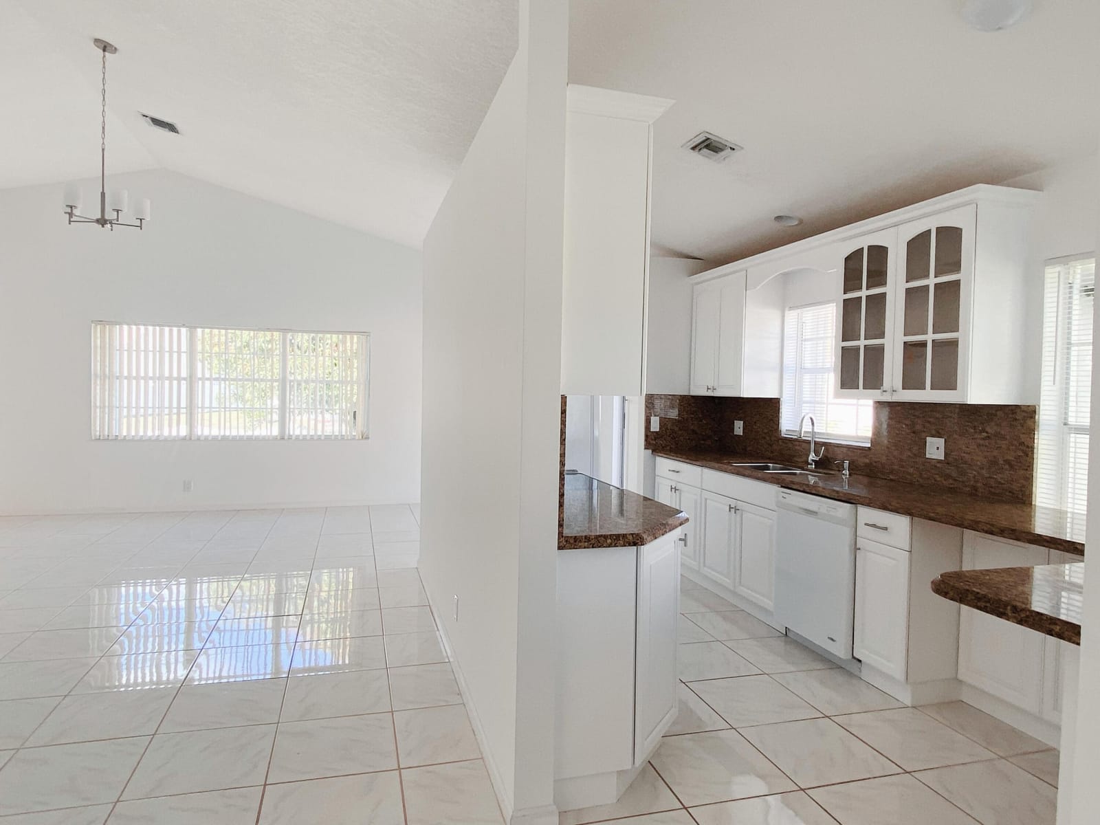 3830 Circle Lake Drive — photo 7