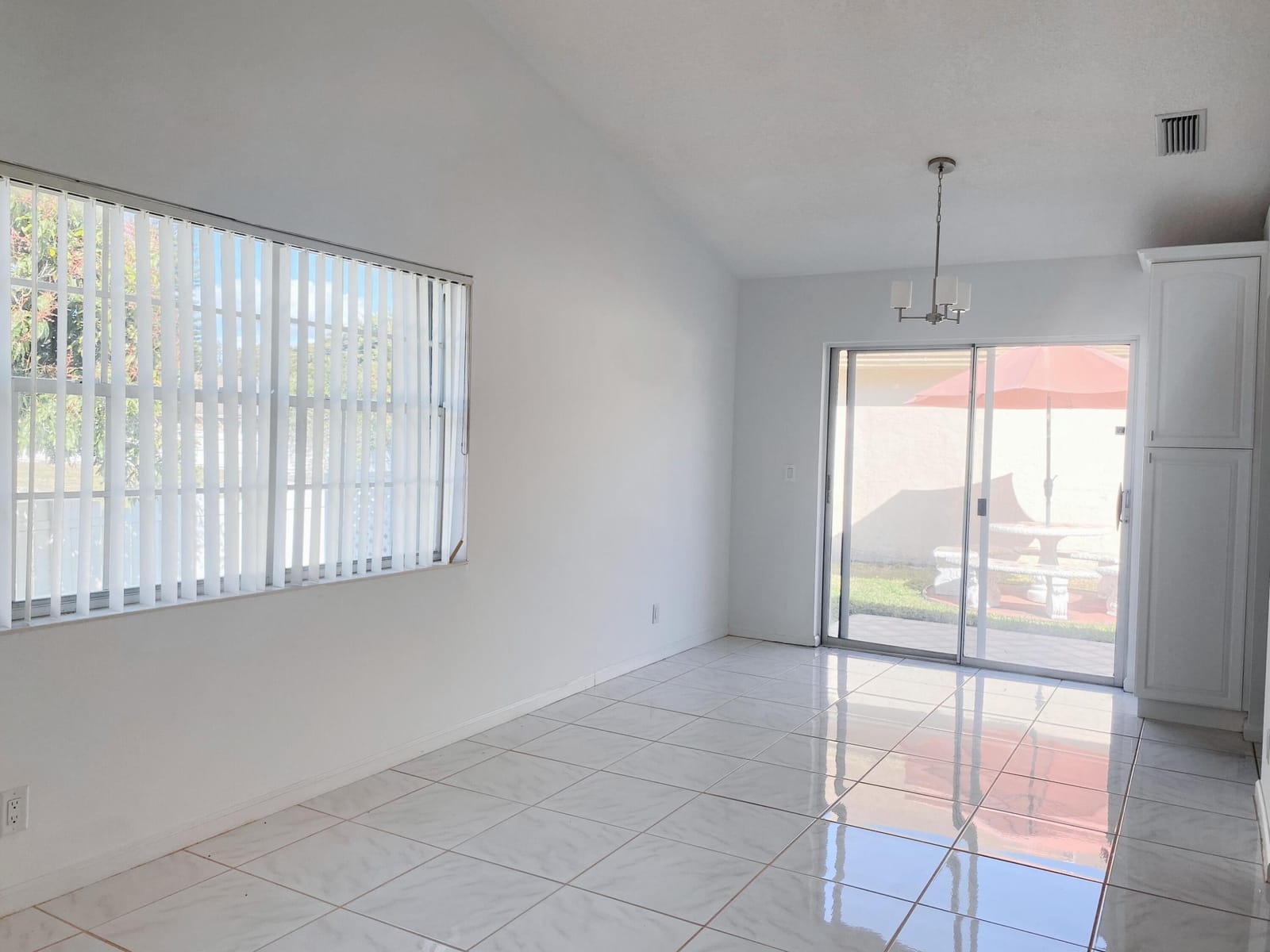 3830 Circle Lake Drive — photo 8