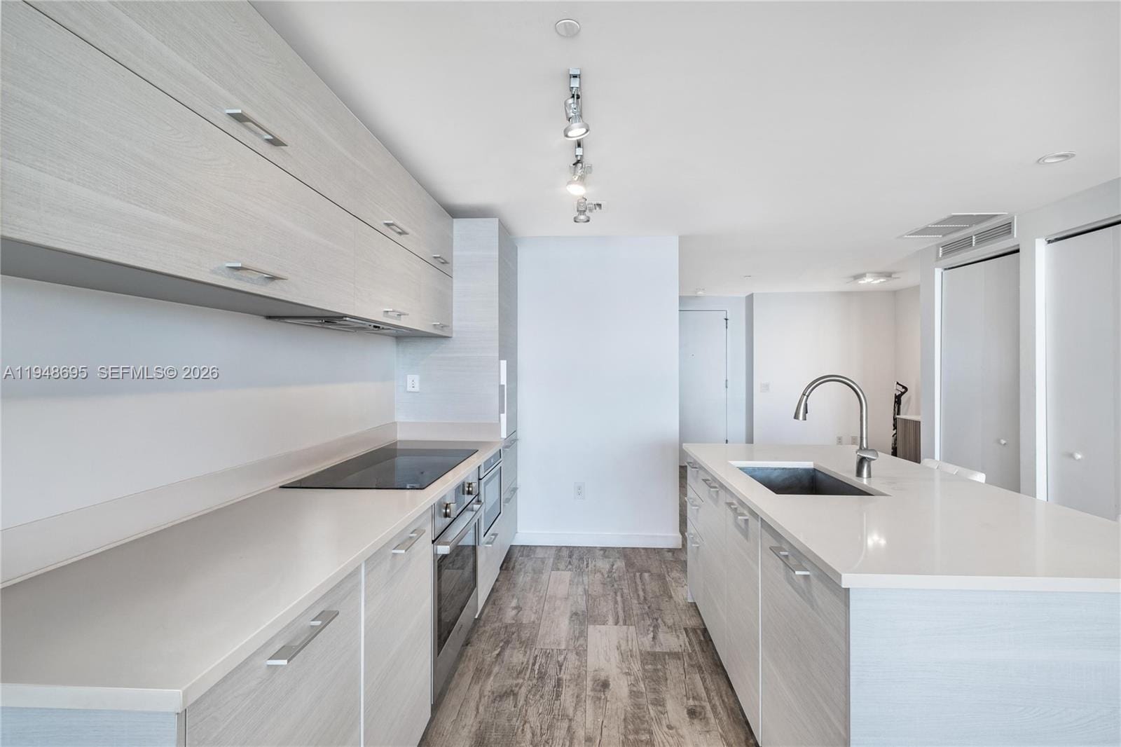 650 NE 32nd Street 4306 — photo 11