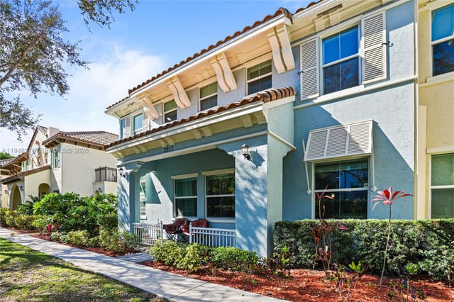 2913 Cascada Isles Way, sold in Cascada Isles at Monterra, Cooper City, FL
