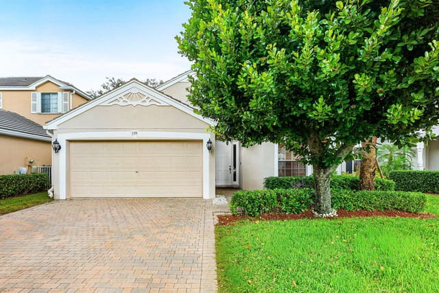 139 Berenger Walk, Royal Palm Beach, FL 33414