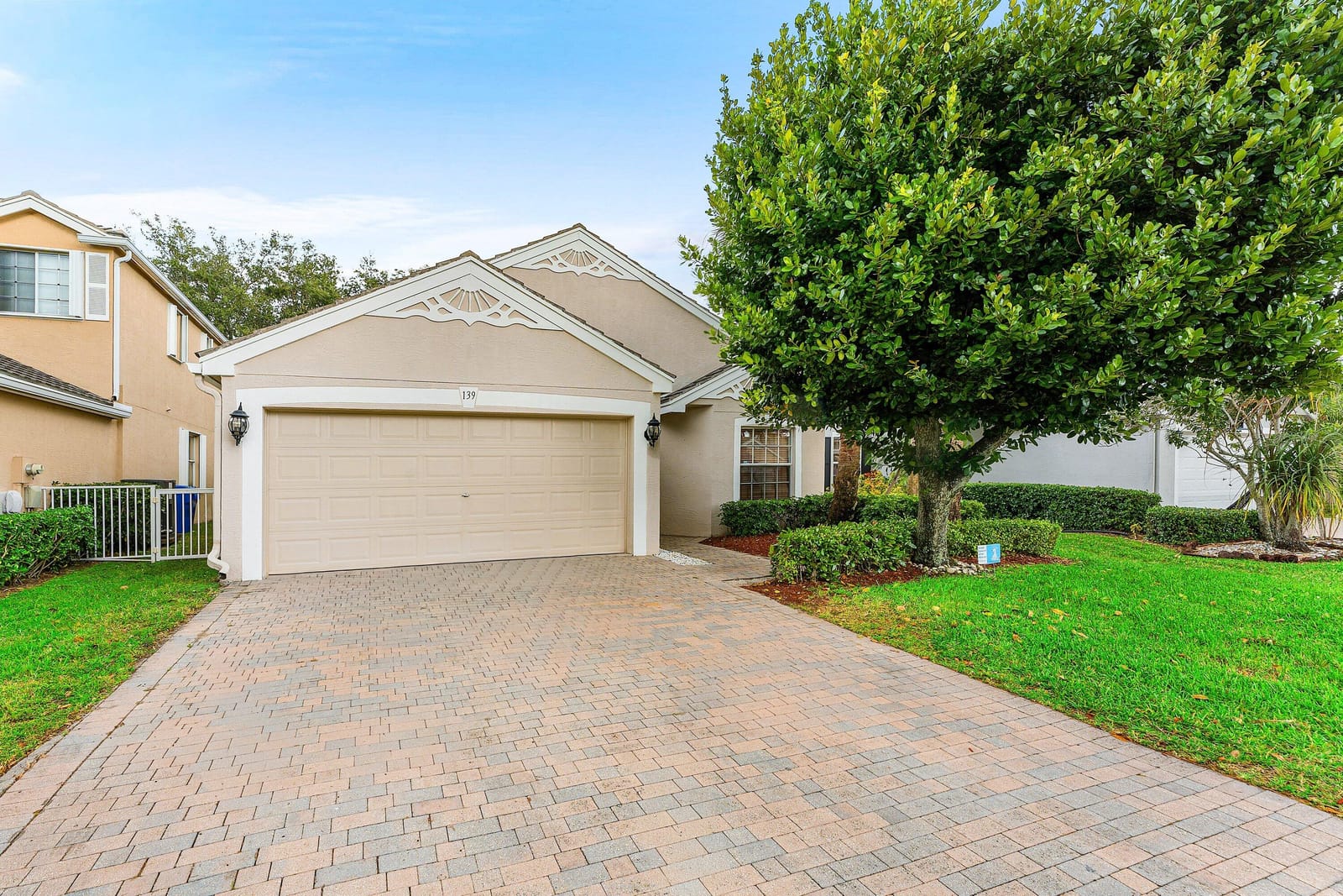 139 Berenger Walk, Royal Palm Beach, FL 33414 photo 2