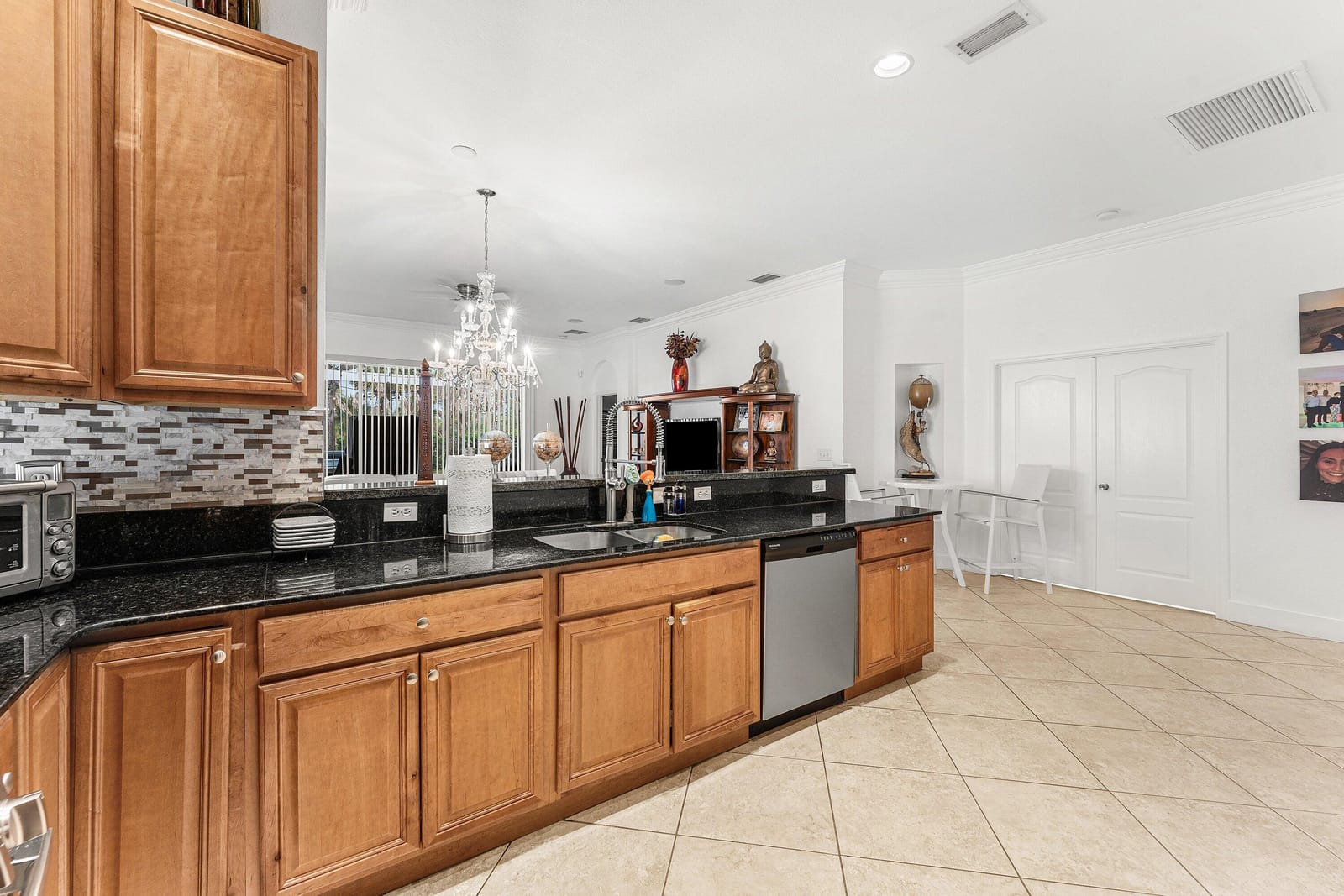 139 Berenger Walk, Royal Palm Beach, FL 33414 photo 13