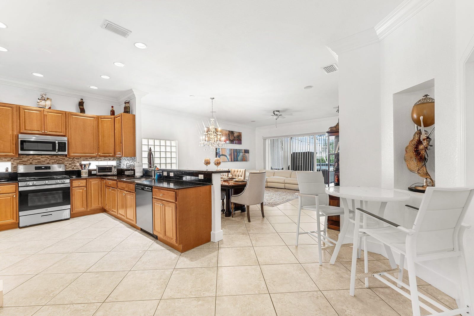 139 Berenger Walk, Royal Palm Beach, FL 33414 photo 10